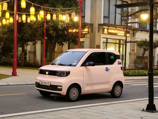 Khách sộp vừa chốt đơn mua cả xe VinFast, Wuling tung ưu đãi lớn: Miễn phí toàn bộ dịch vụ đưa đón trong 1 tuần- Ảnh 2.