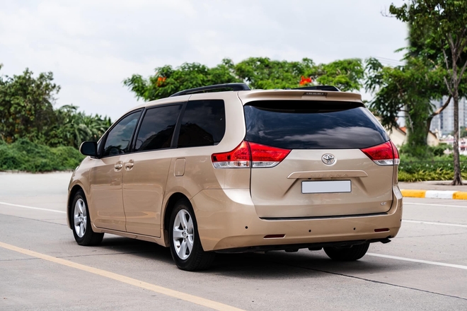 Toyota Sienna 2012 rao bán hơn 1,2 tỷ đồng: MPV gia đình giá ngang Kia Carnival nhưng to hơn, riêng nội thất độ hết 400 triệu- Ảnh 8.