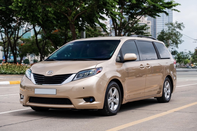 Toyota Sienna 2012 rao bán hơn 1,2 tỷ đồng: MPV gia đình giá ngang Kia Carnival nhưng to hơn, riêng nội thất độ hết 400 triệu- Ảnh 4.